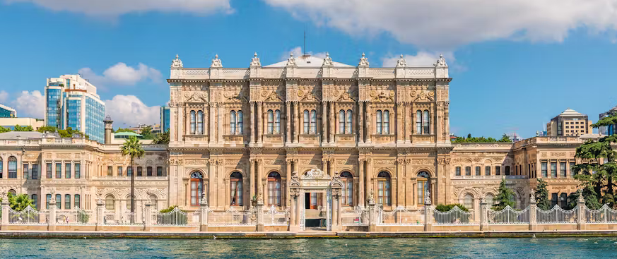 کاخ دولما باغچه Dolmabahçe Palace